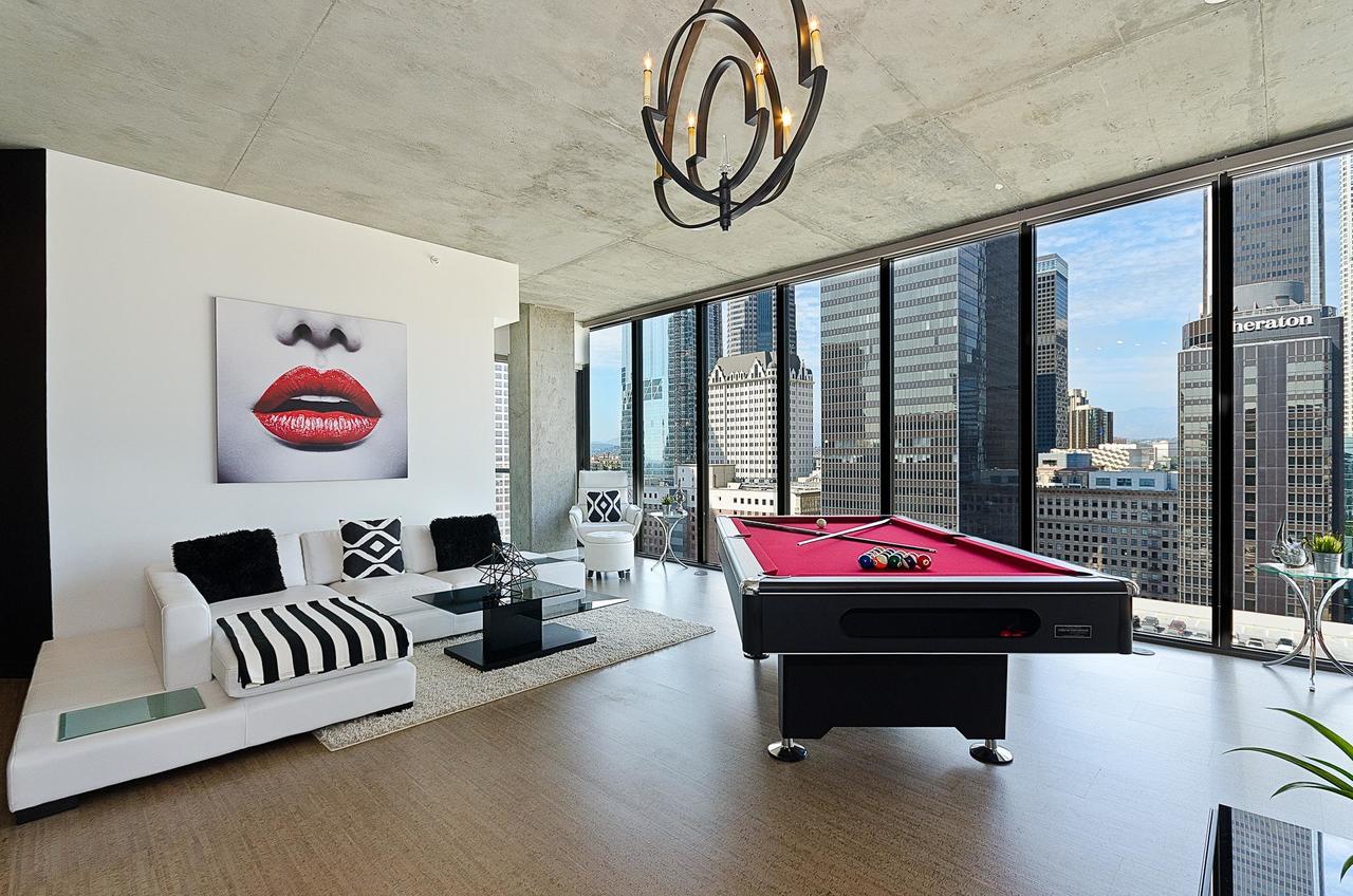 Urban Downtown 3br 3ba Sky Pool Table Penthouse - thumb 0