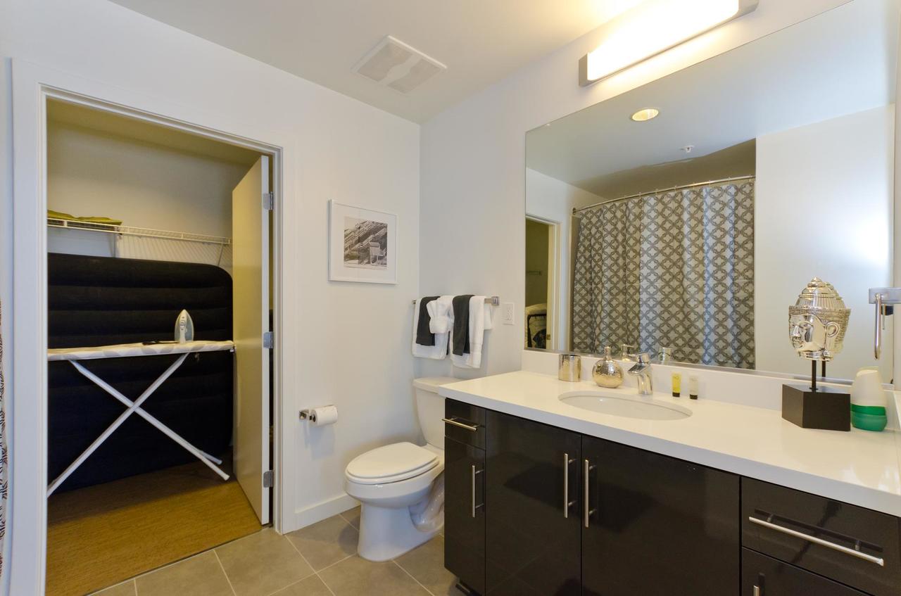 Urban Downtown 3br 3ba Sky Pool Table Penthouse - thumb 20