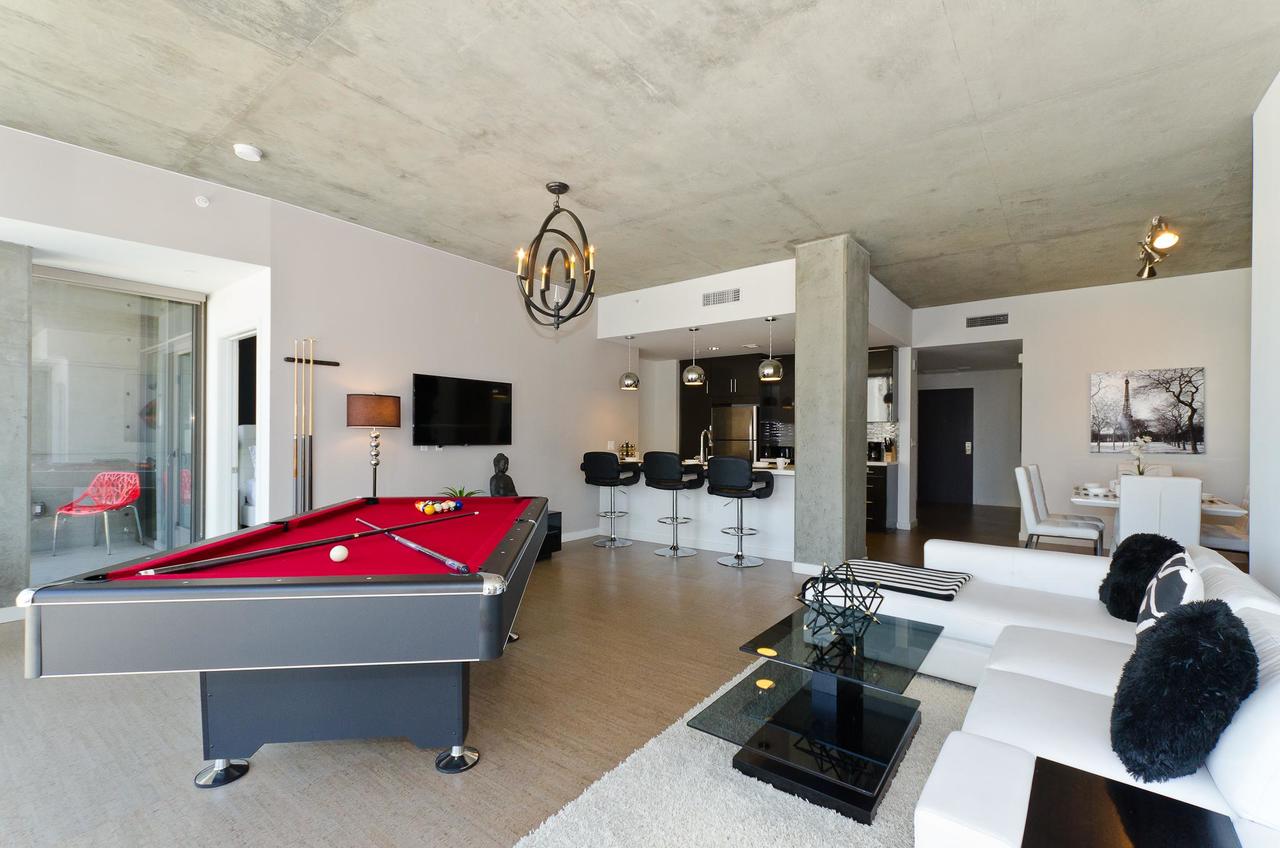 Urban Downtown 3br 3ba Sky Pool Table Penthouse - thumb 1