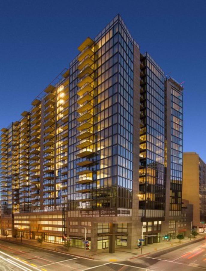 Urban Downtown 3br 3ba Sky Pool Table Penthouse - thumb 36