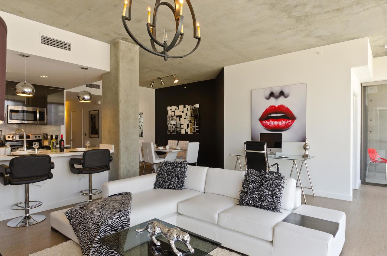 Urban Downtown 3br 3ba Sky Pool Table Penthouse - thumb 4