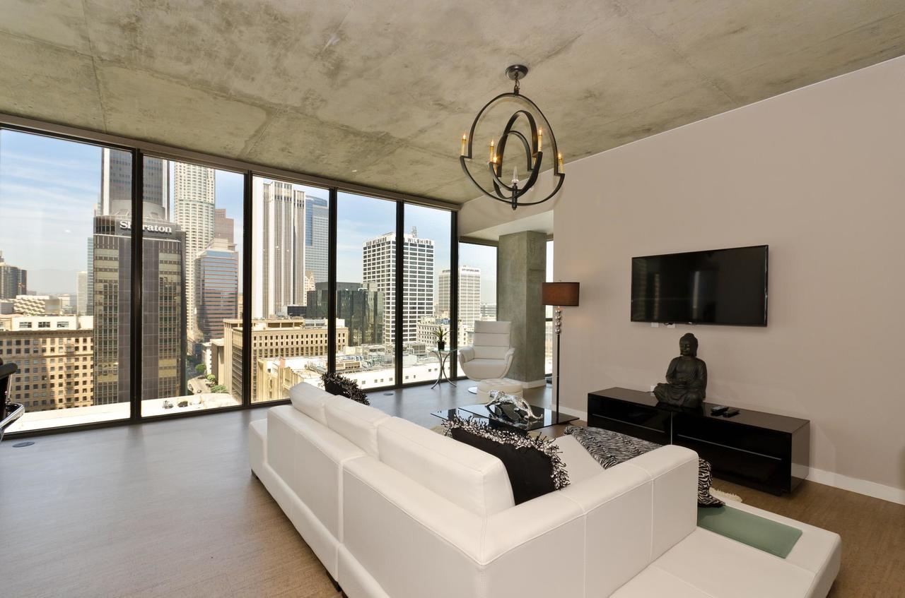 Urban Downtown 3br 3ba Sky Pool Table Penthouse - thumb 8