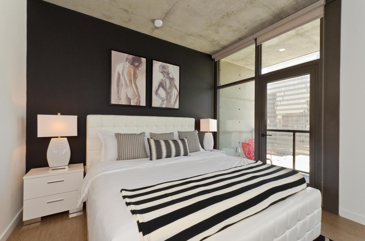 Urban Downtown 3br 3ba Sky Pool Table Penthouse - thumb 22