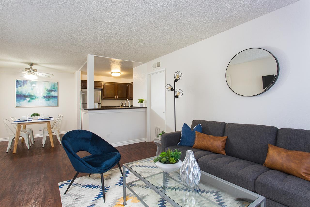 Hollywood Relaxing Luxury - thumb 1