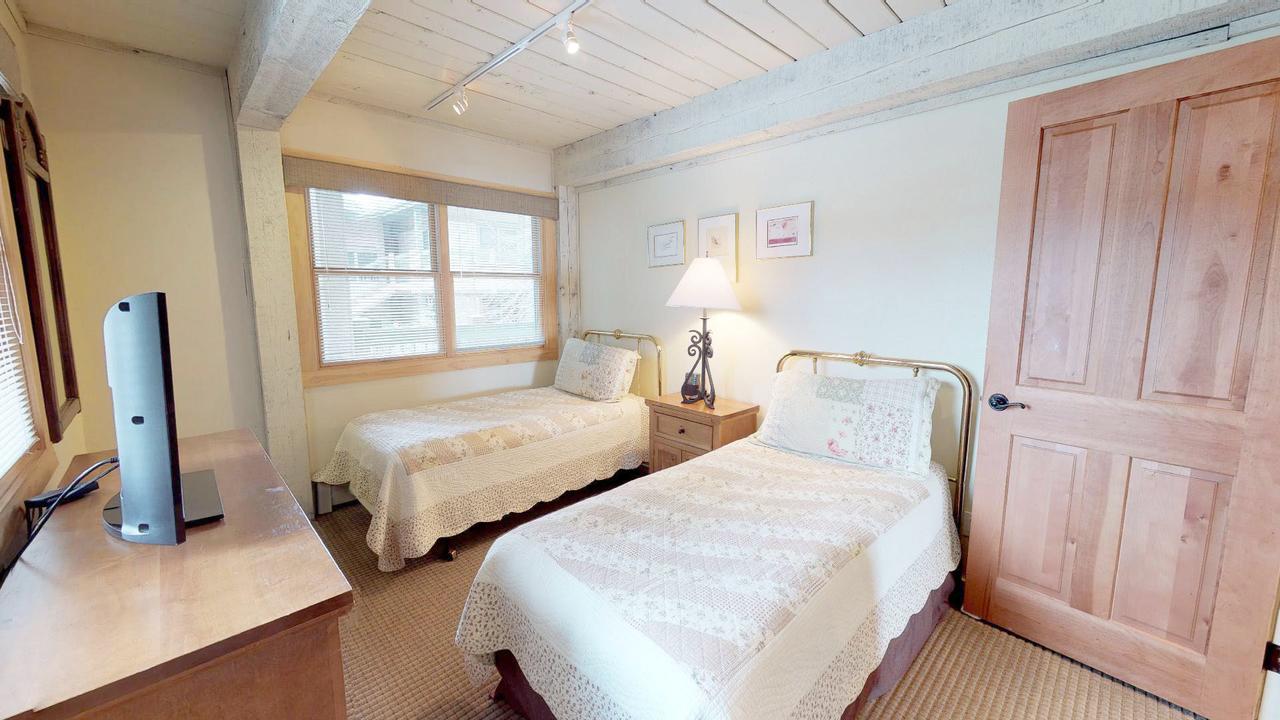 Top Of The Village, A Destination Residence - thumb 23