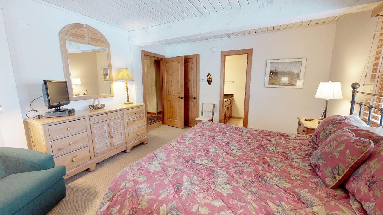 Top Of The Village, A Destination Residence - thumb 40