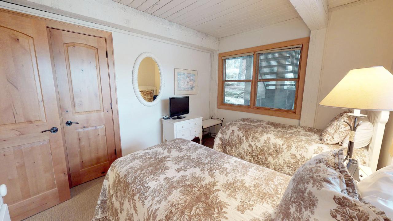 Top Of The Village, A Destination Residence - thumb 43