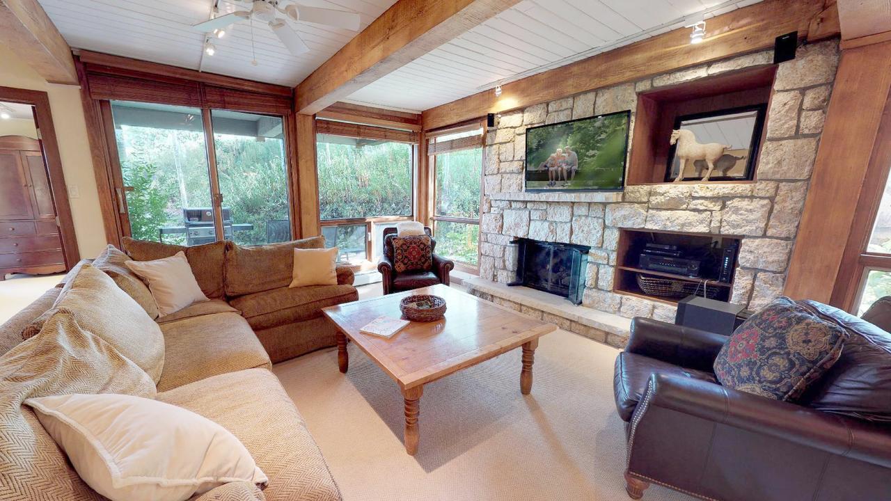 Top Of The Village, A Destination Residence - thumb 4