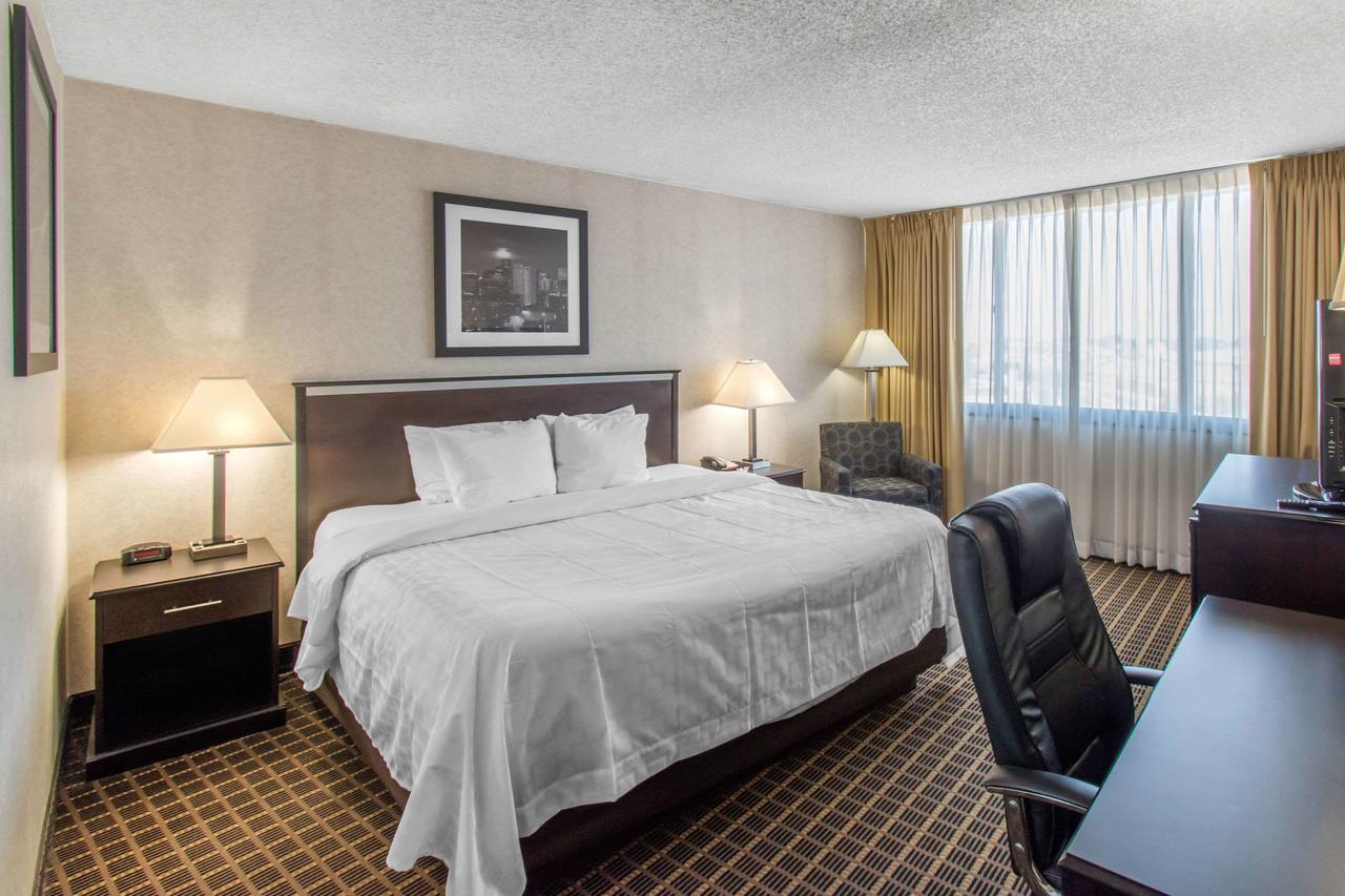 Clarion Hotel Denver Central - thumb 36