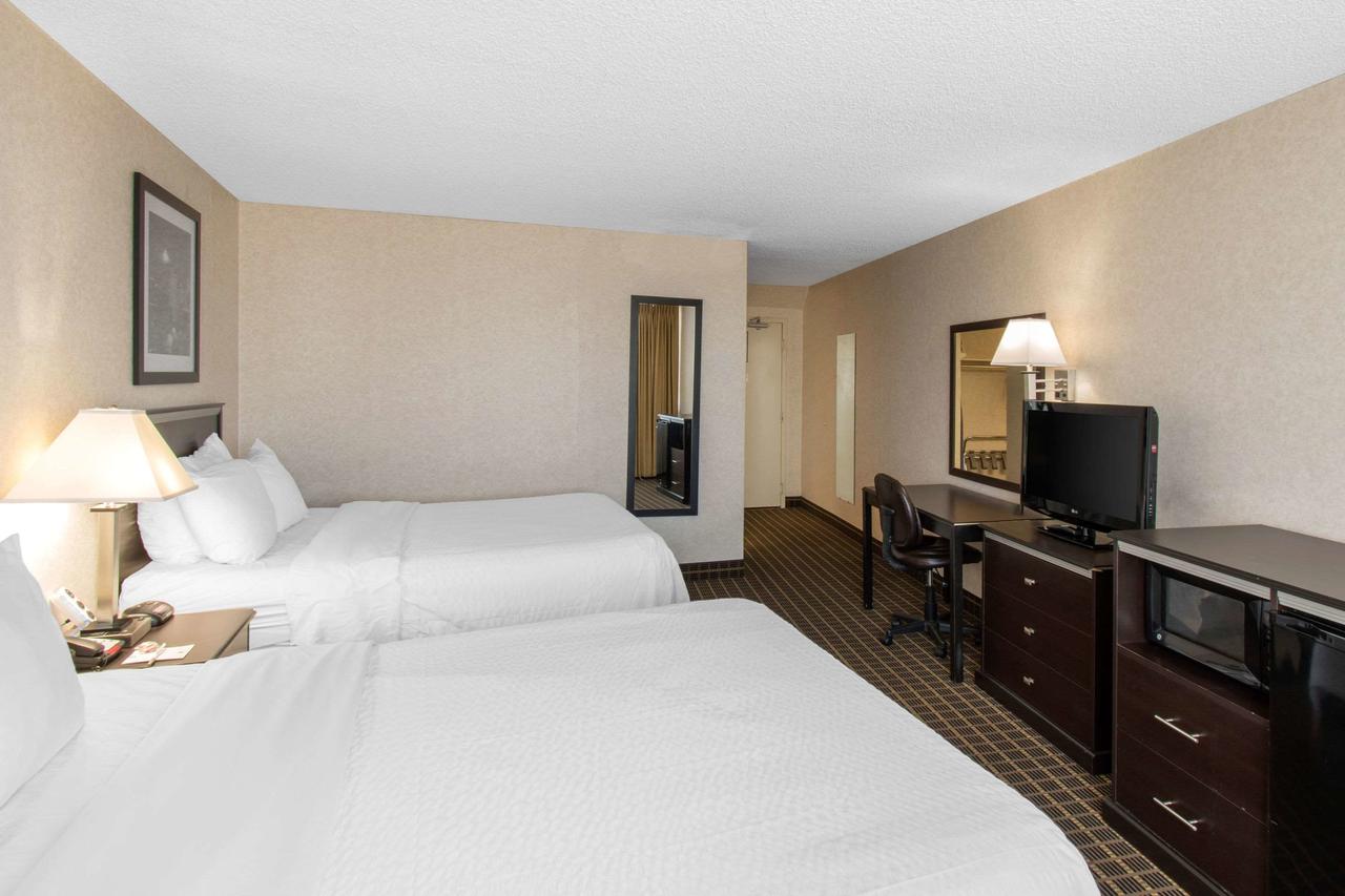 Clarion Hotel Denver Central - thumb 10