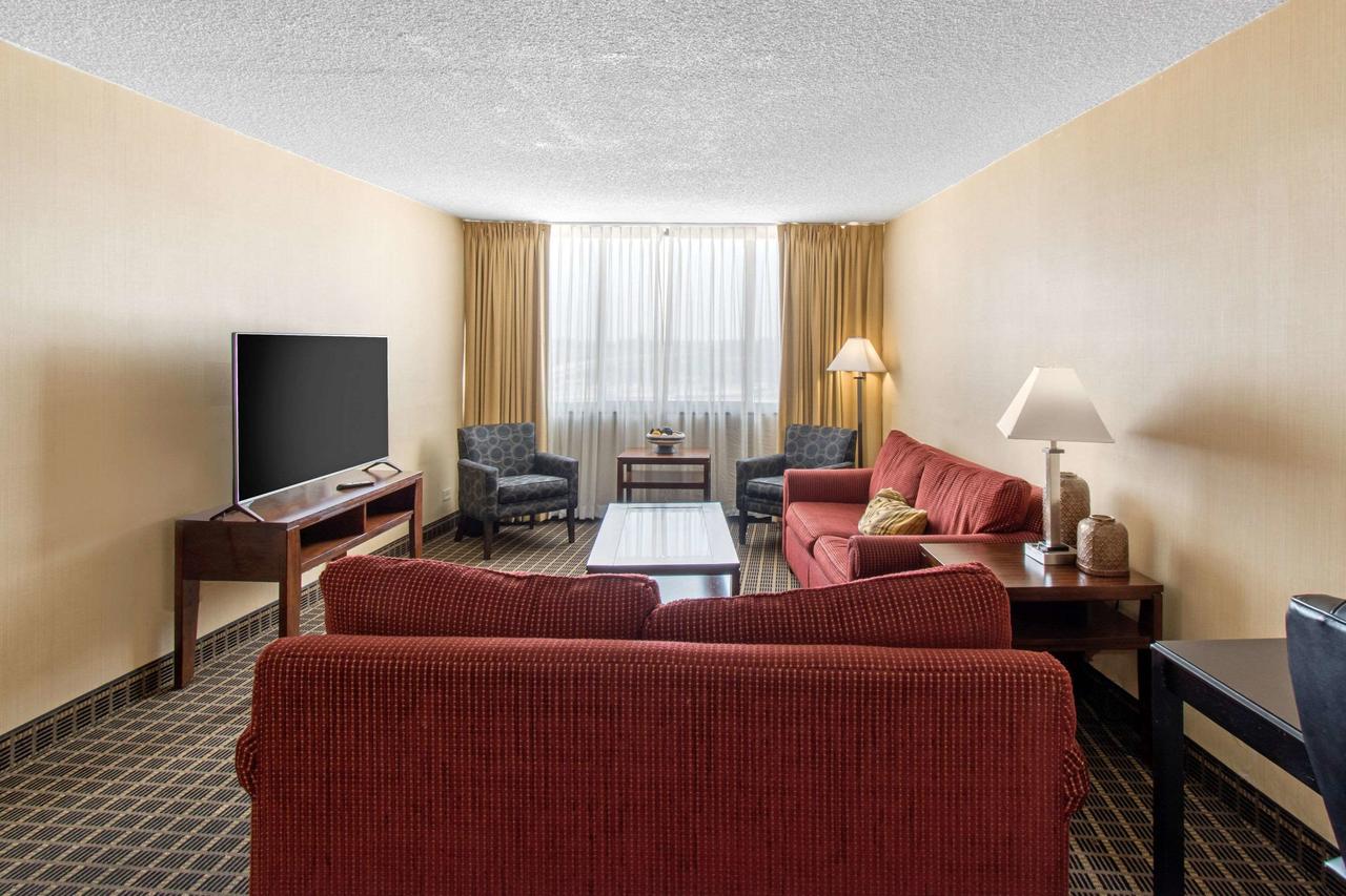 Clarion Hotel Denver Central - thumb 25