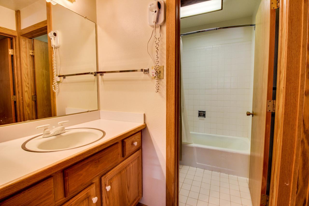 Cozy Slopeside Condo - thumb 34