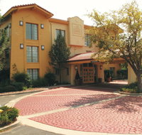 La Quinta Inn by Wyndham Colorado Springs Garden of the Gods - Tourism Bookings