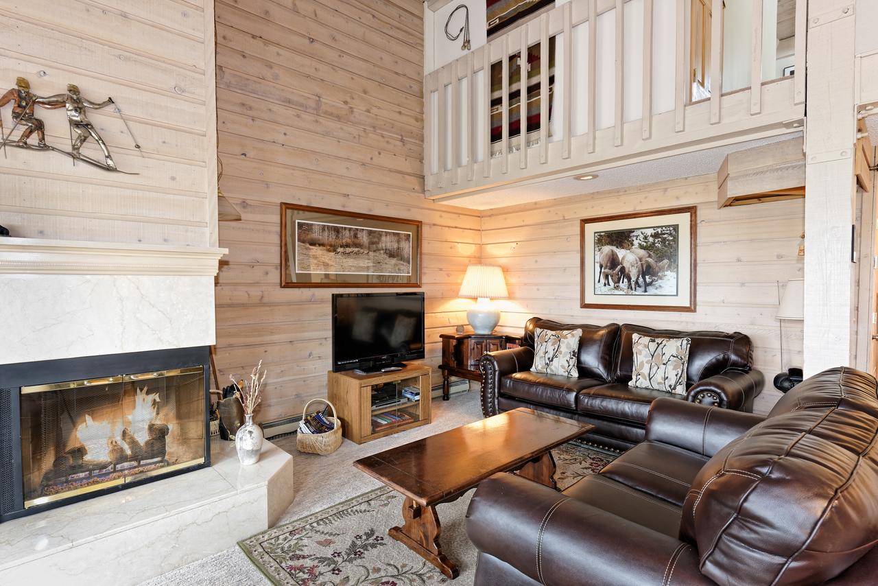 55 Upper Woodbridge Rd Unit F-4 Condo - thumb 0