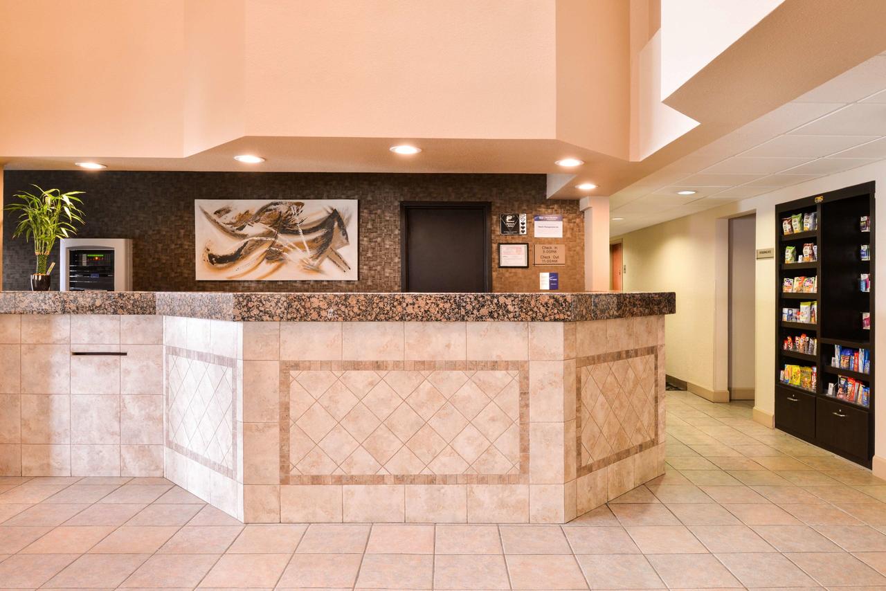 Best Western Executive Inn & Suites - thumb 0