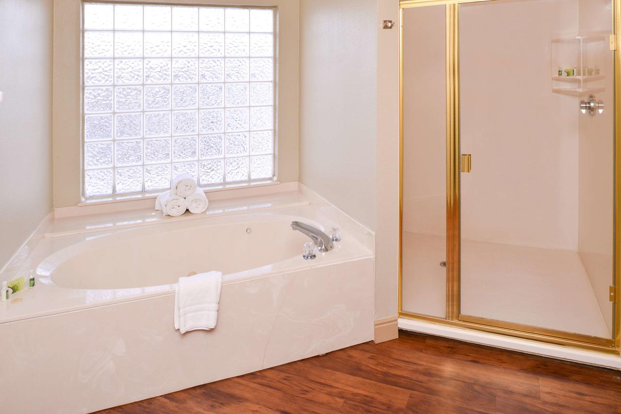 Best Western Executive Inn & Suites - thumb 13