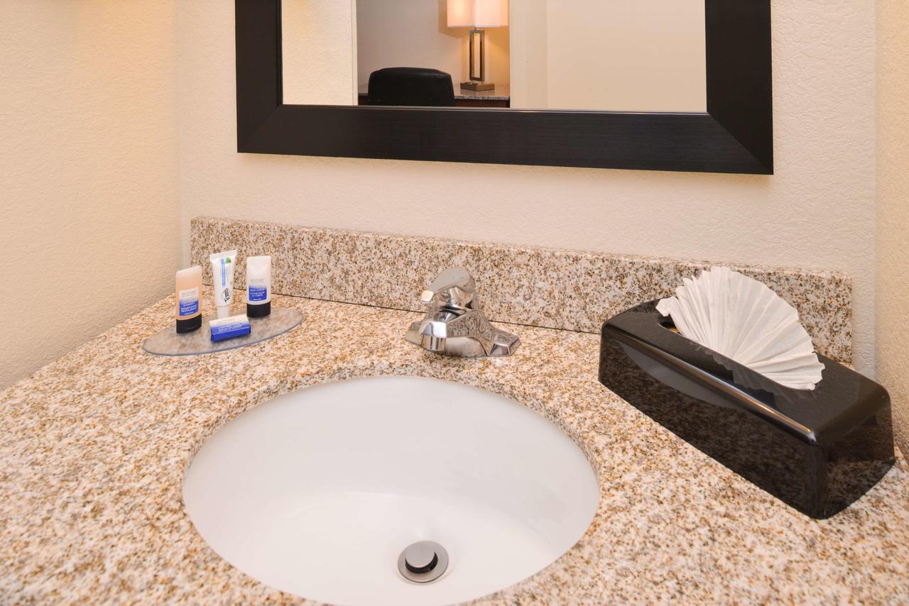 Best Western Executive Inn & Suites - thumb 29
