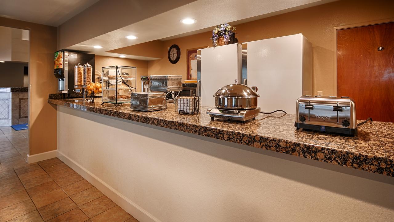 Best Western Executive Inn & Suites - thumb 44