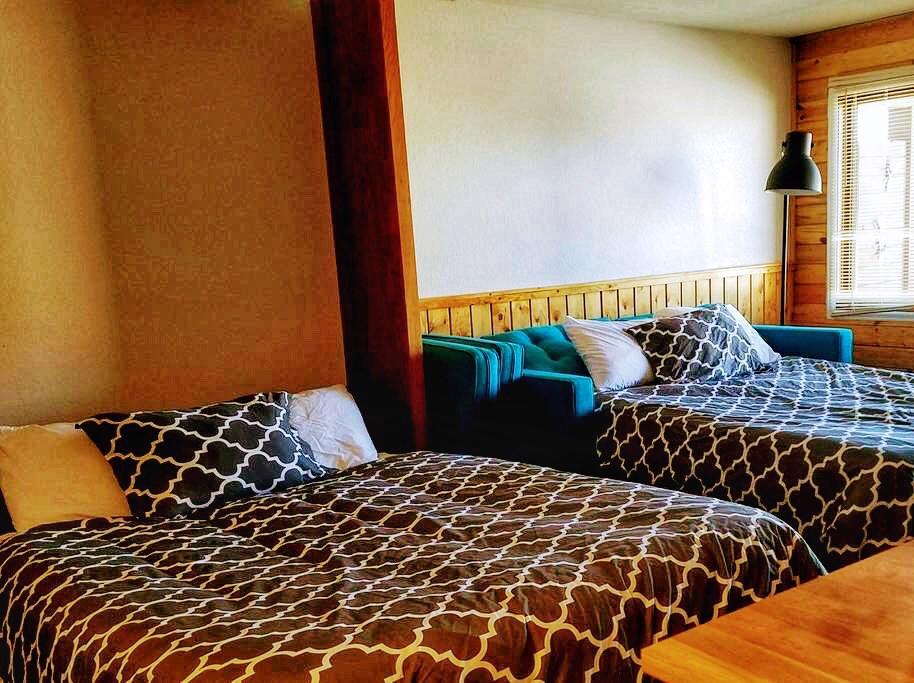 Style & Comfort At The Inn At SilverCreek - thumb 9