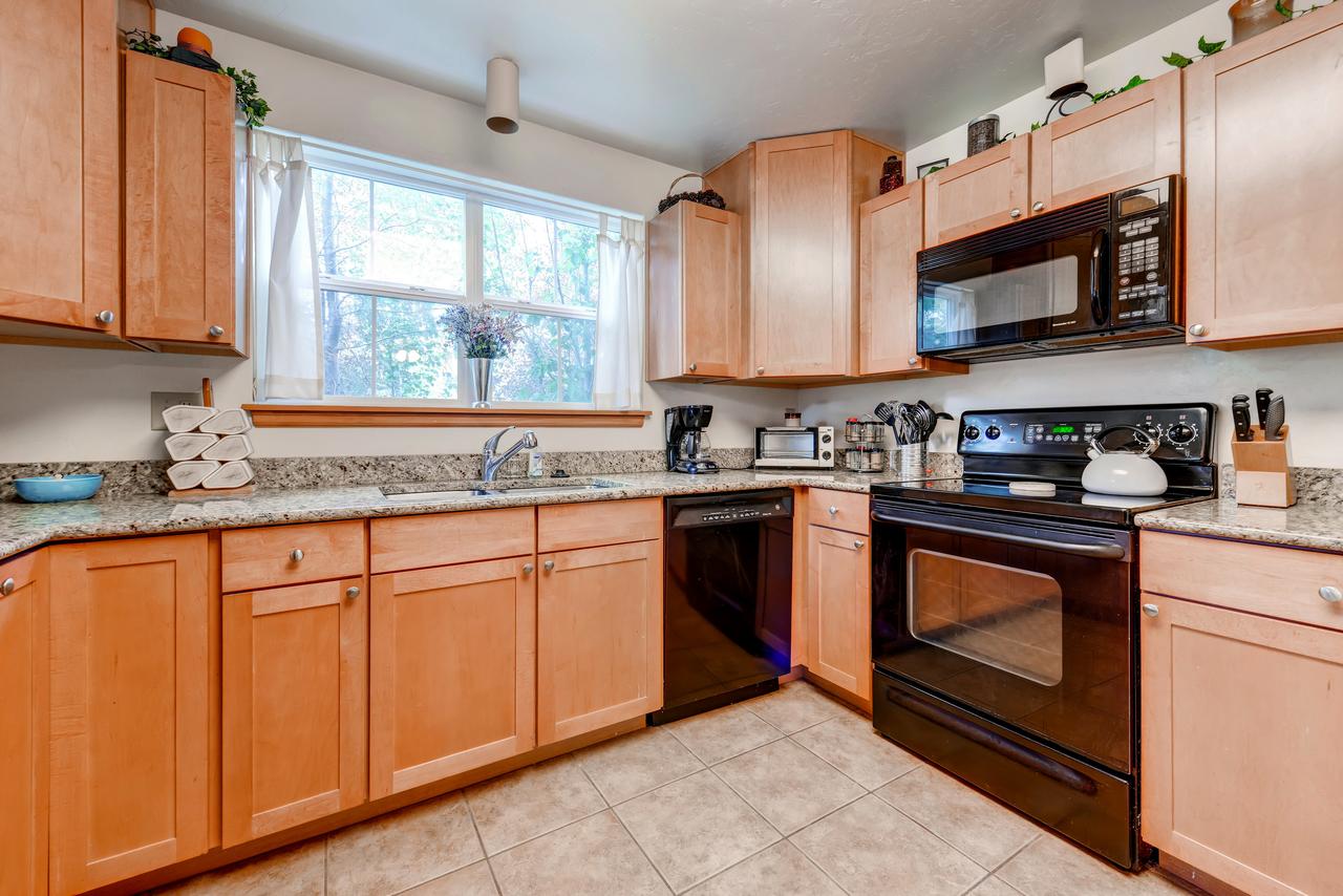 Two-Bedroom Condo At Streamside Lane - thumb 2