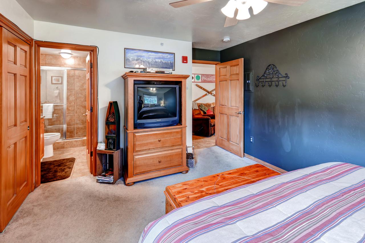 Two-Bedroom Condo At Streamside Lane - thumb 15