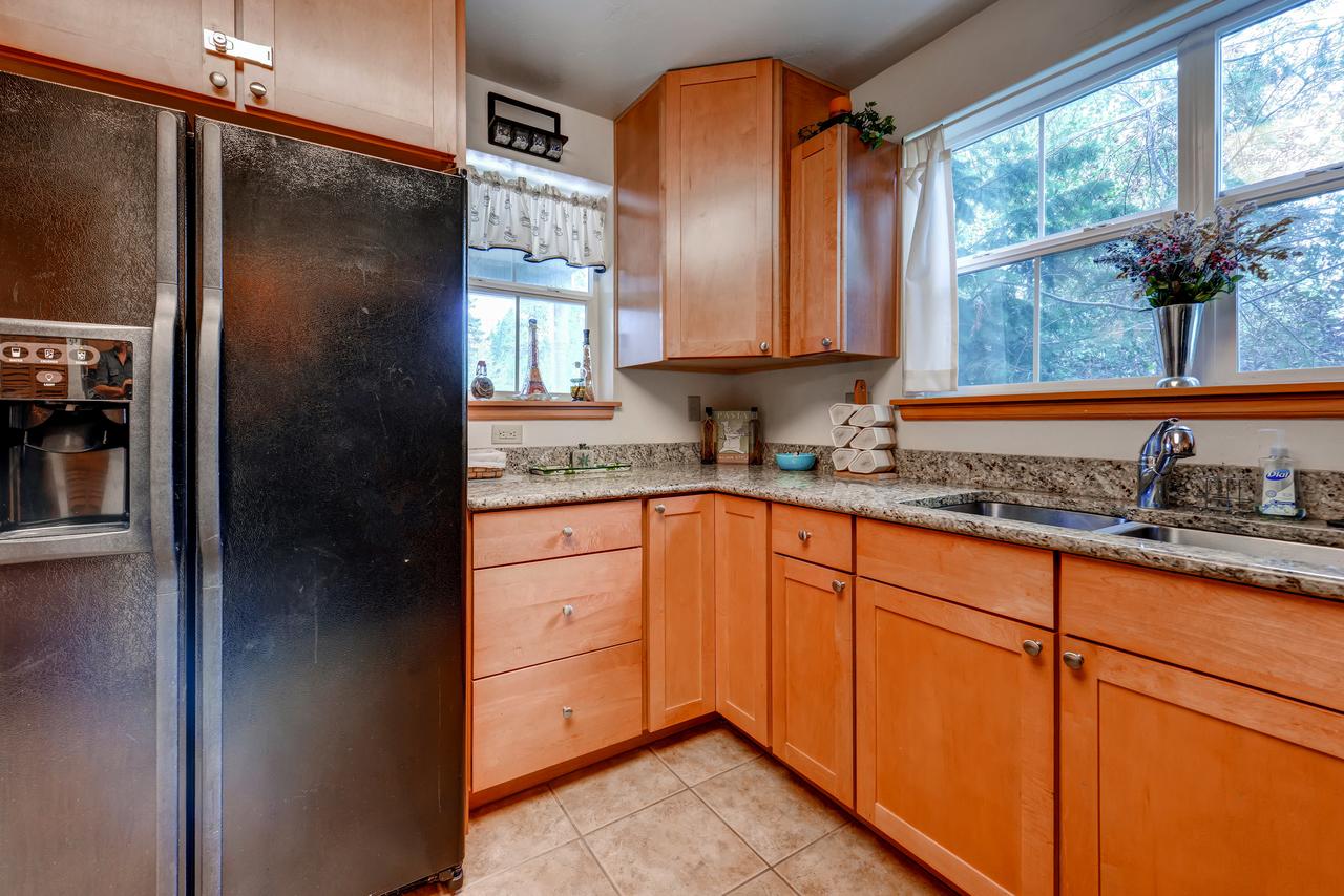 Two-Bedroom Condo At Streamside Lane - thumb 6