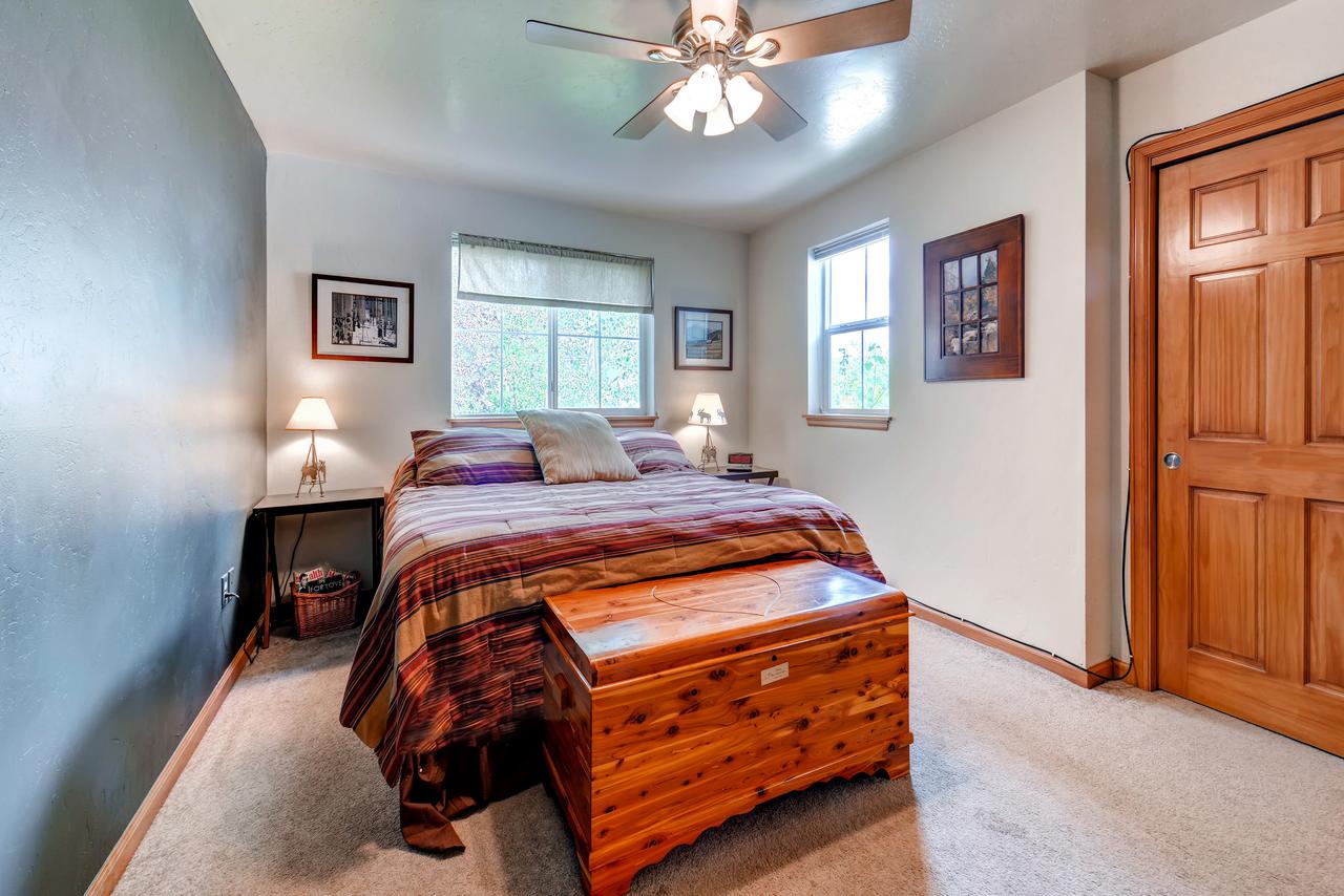 Two-Bedroom Condo At Streamside Lane - thumb 12