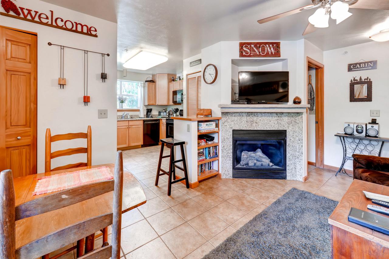 Two-Bedroom Condo At Streamside Lane - thumb 4