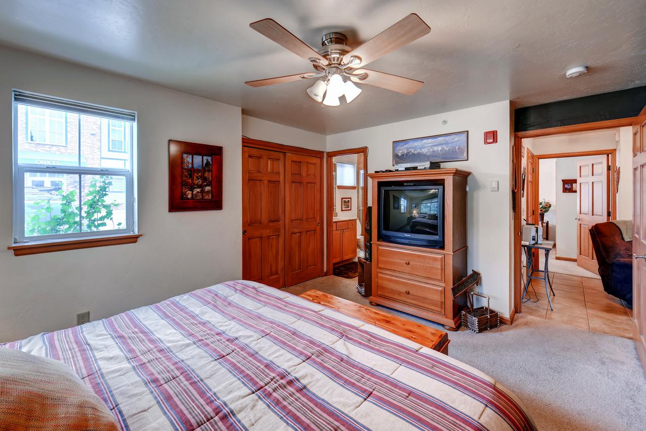 Two-Bedroom Condo At Streamside Lane - thumb 16