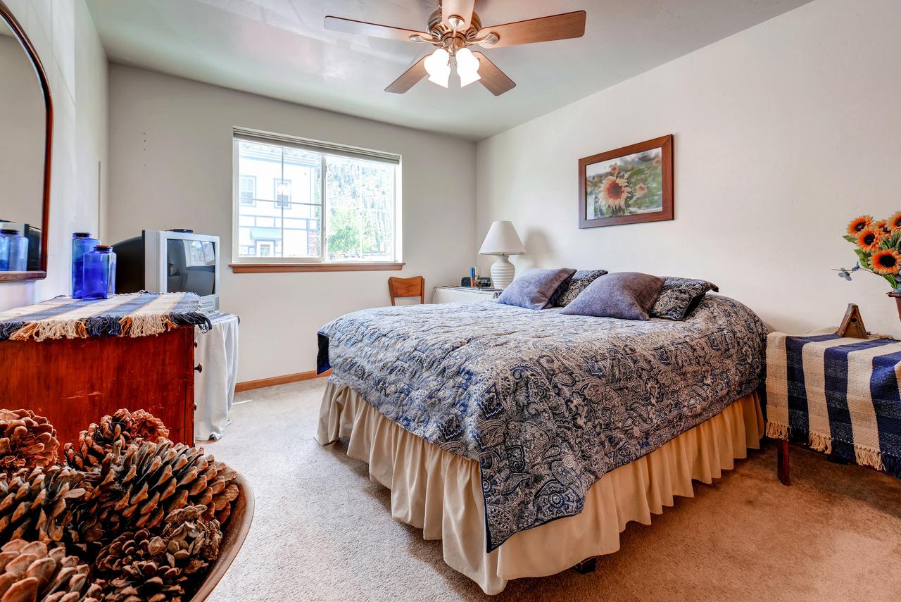 Two-Bedroom Condo At Streamside Lane - thumb 18