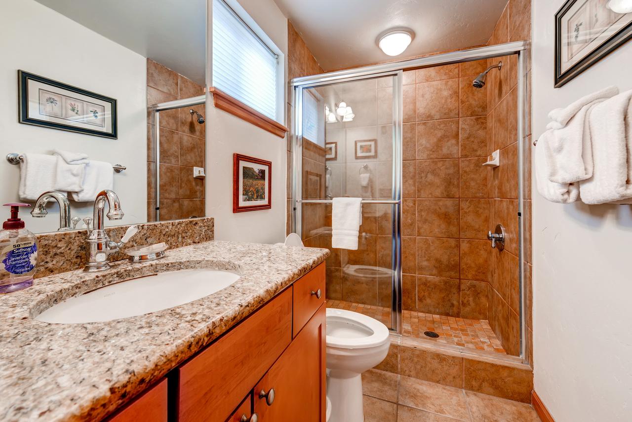 Two-Bedroom Condo At Streamside Lane - thumb 13