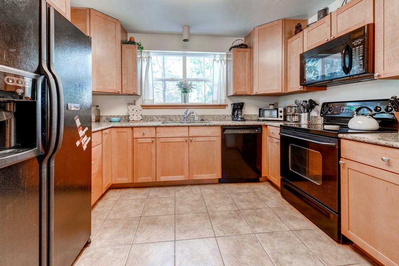 Two-Bedroom Condo At Streamside Lane - thumb 3