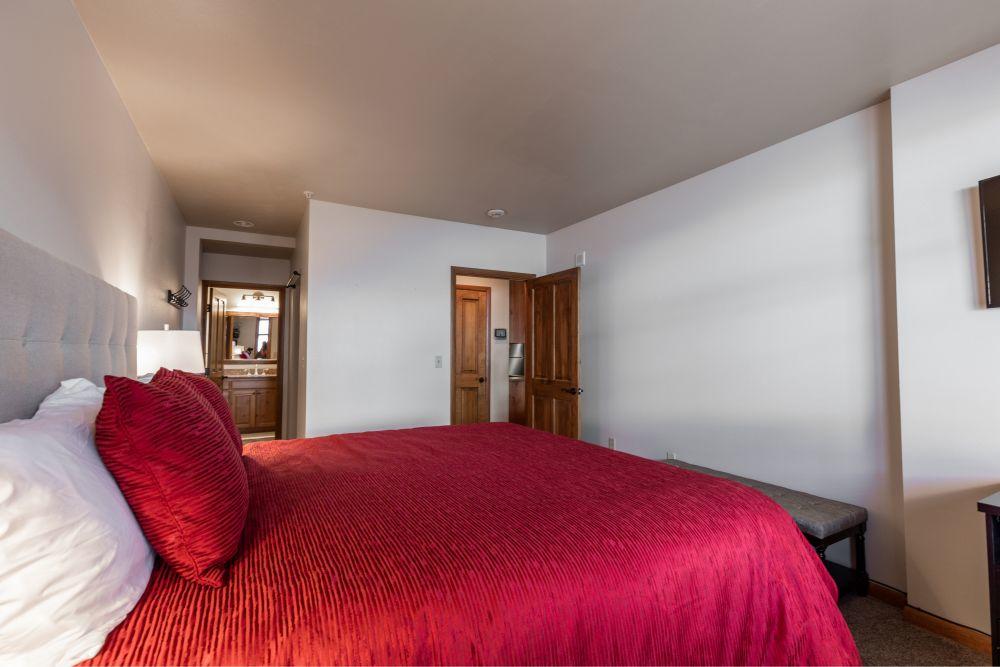 The Condo At The Gondo - SKI IN-SKI OUT!! Winter Park, Colorado - thumb 36