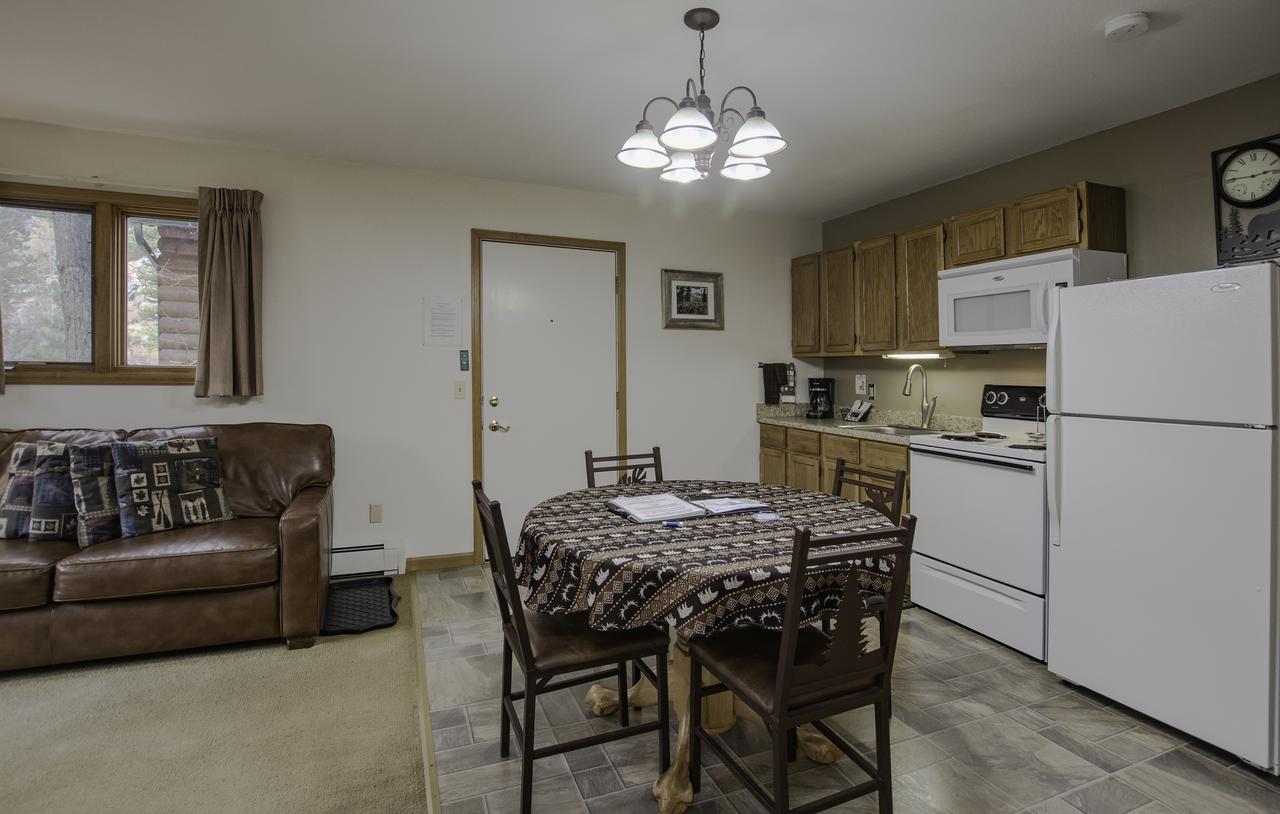 Swiftcurrent Lodge - thumb 26