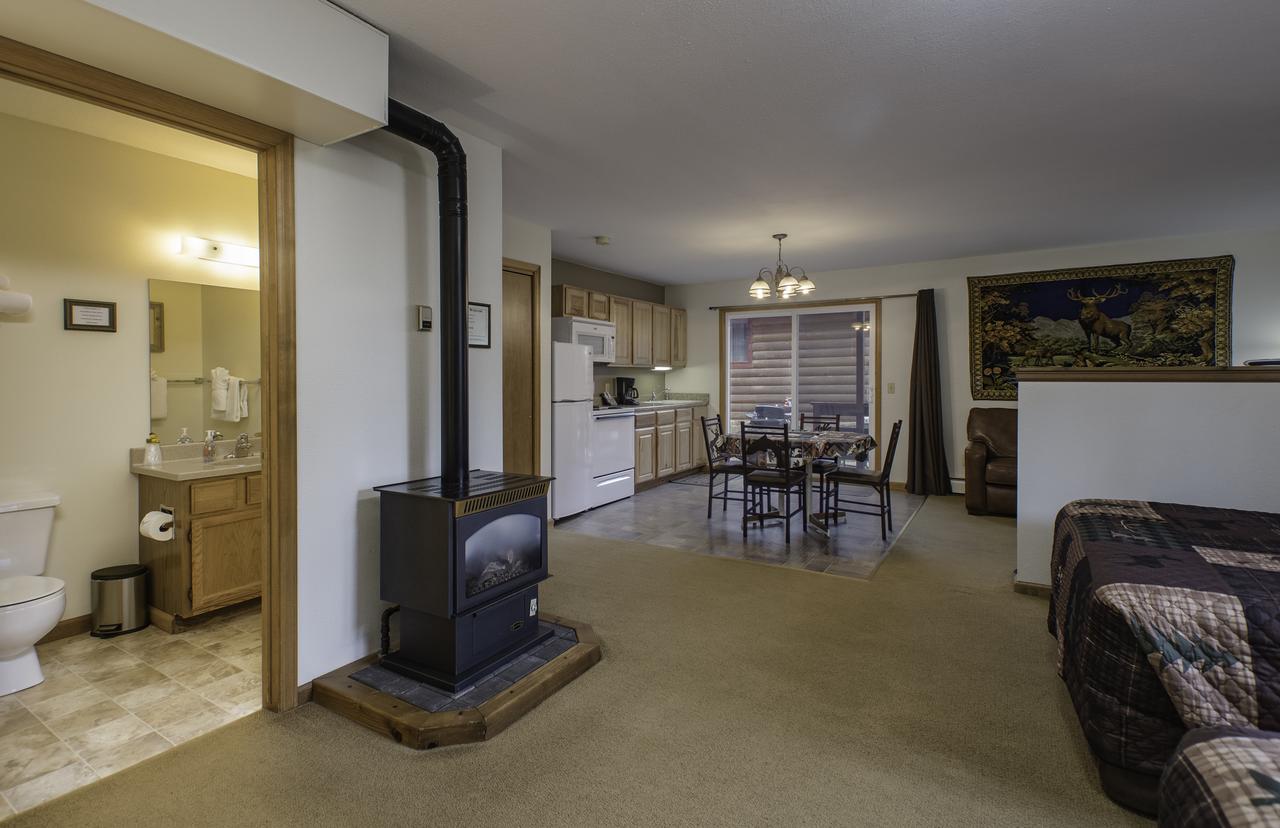 Swiftcurrent Lodge - thumb 39