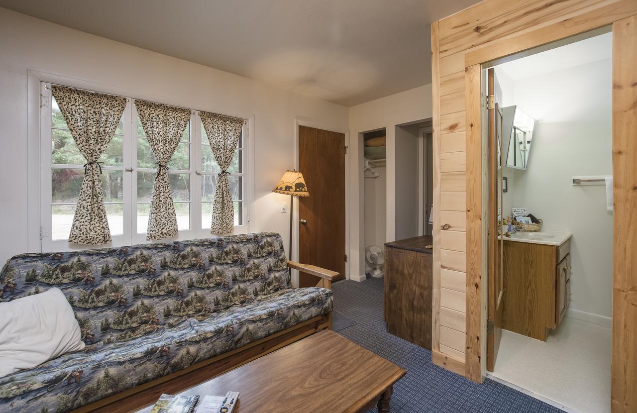 Swiftcurrent Lodge - thumb 4
