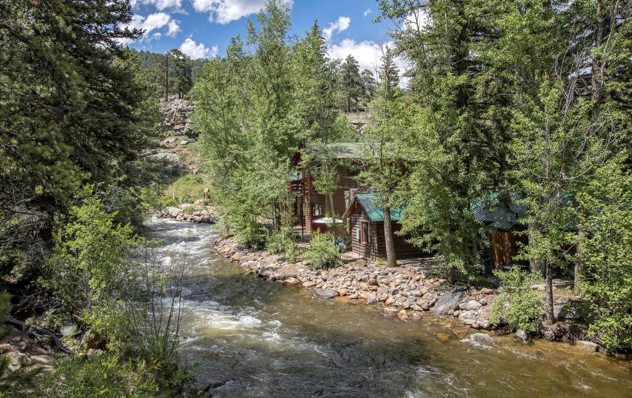Swiftcurrent Lodge - thumb 0