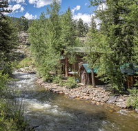 Swiftcurrent Lodge - USA Accommodation