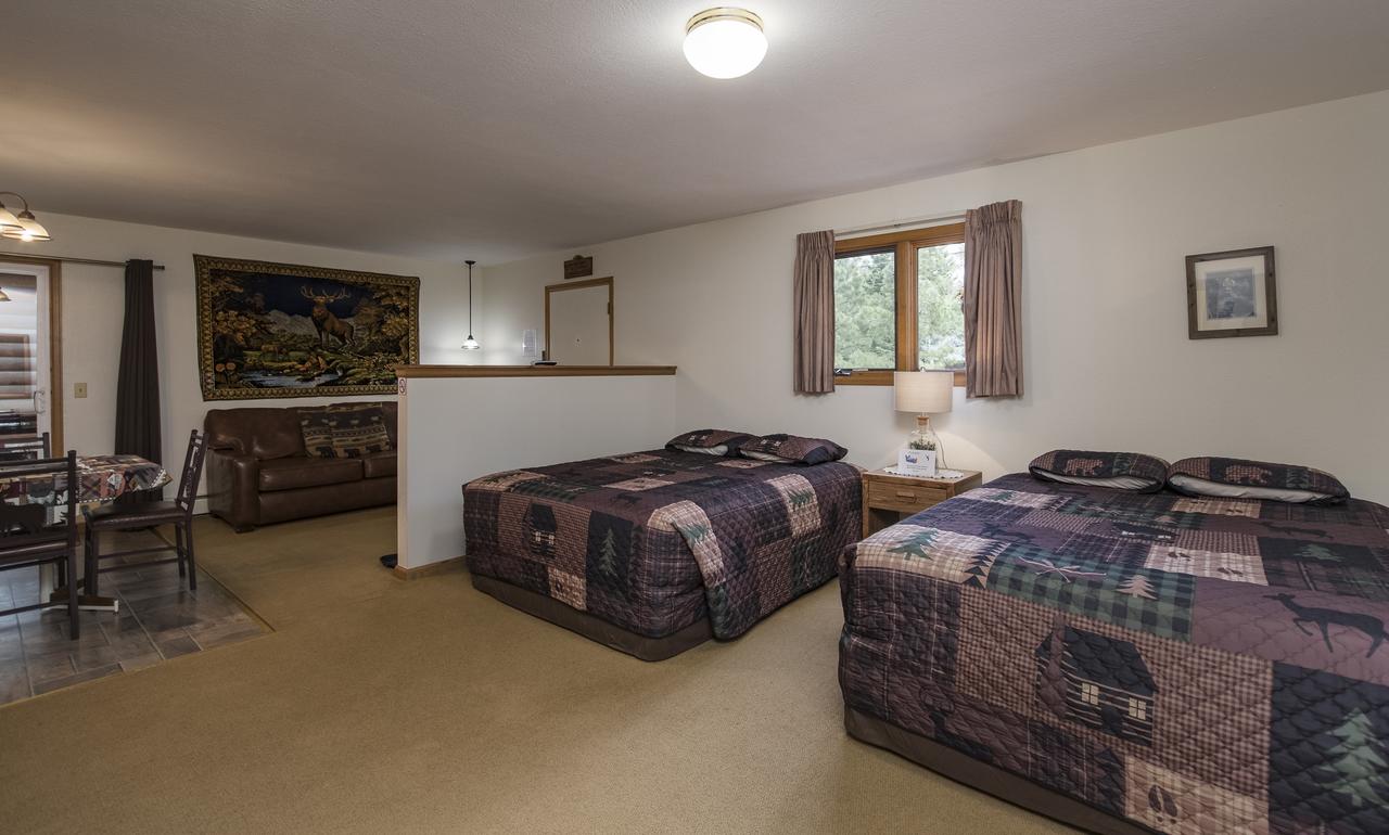 Swiftcurrent Lodge - thumb 5