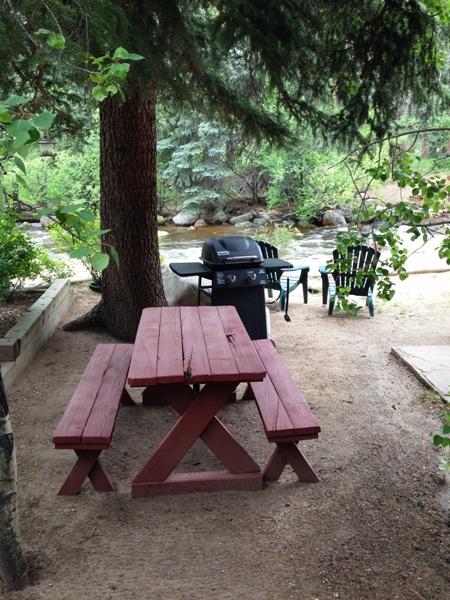 Swiftcurrent Lodge - thumb 13