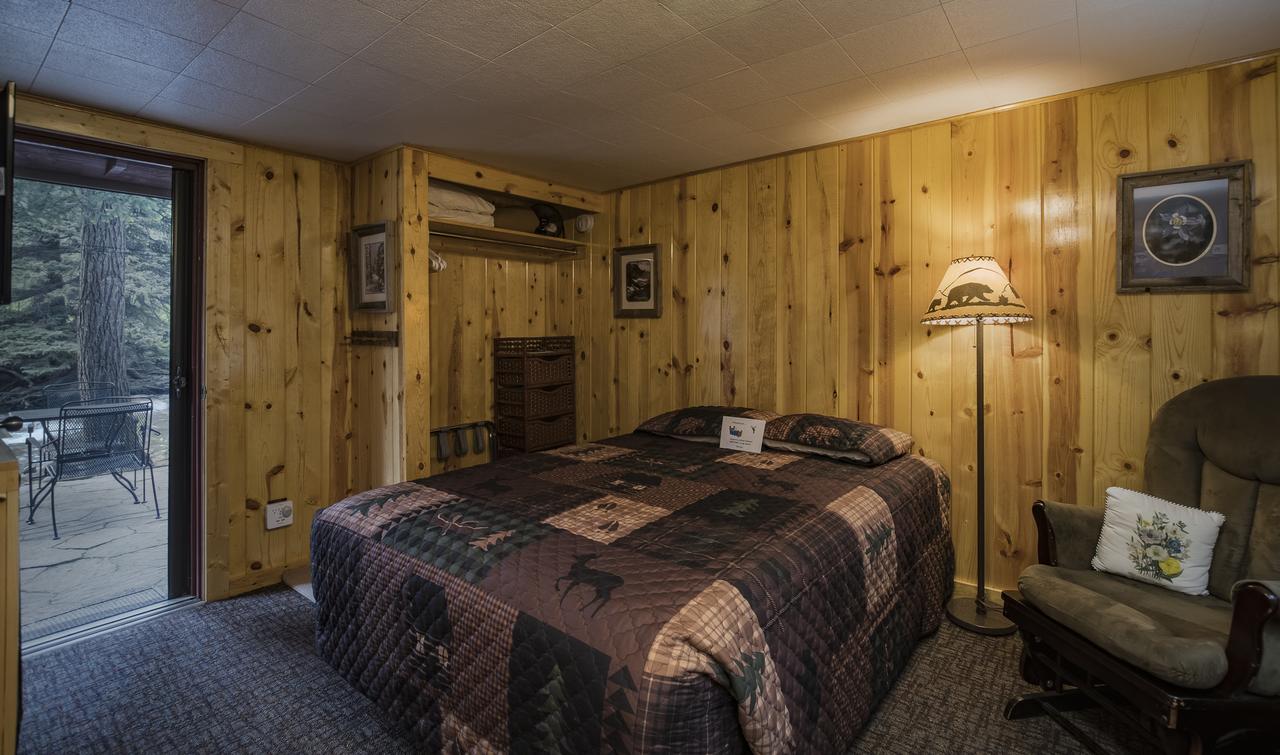 Swiftcurrent Lodge - thumb 21