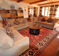 Cascade Village Area 5 bed 4 bath Walk to lift - Tourism Bookings