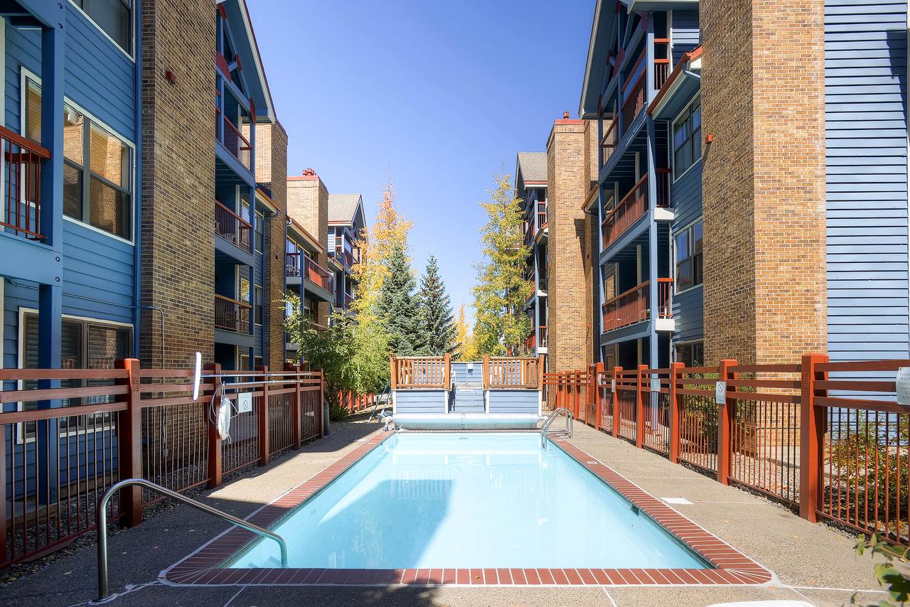 River Mountain Lodge - thumb 10