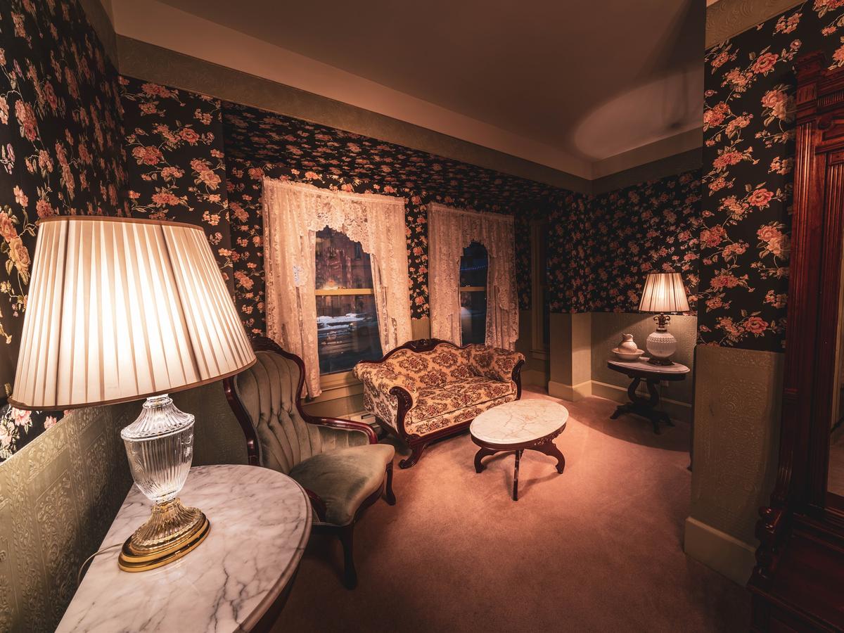 St. Elmo Hotel - thumb 1