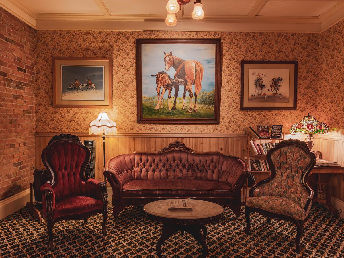 St. Elmo Hotel - thumb 8