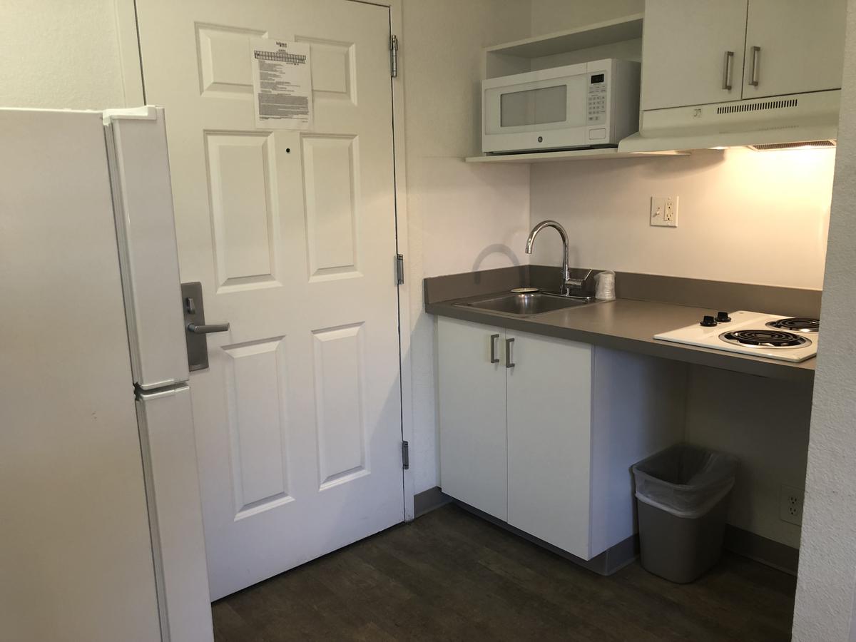 InTown Suites Extended Stay Denver East - thumb 8