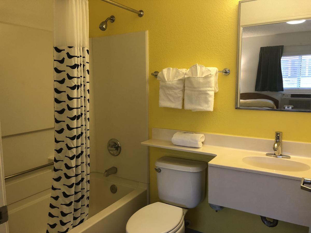 InTown Suites Extended Stay Denver East - thumb 7