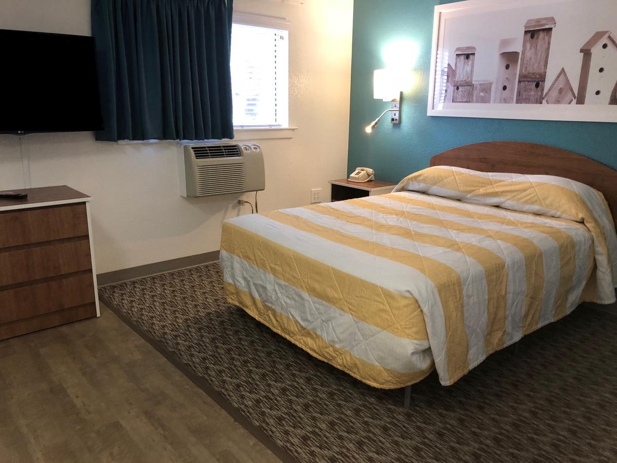 InTown Suites Extended Stay Denver East - thumb 5