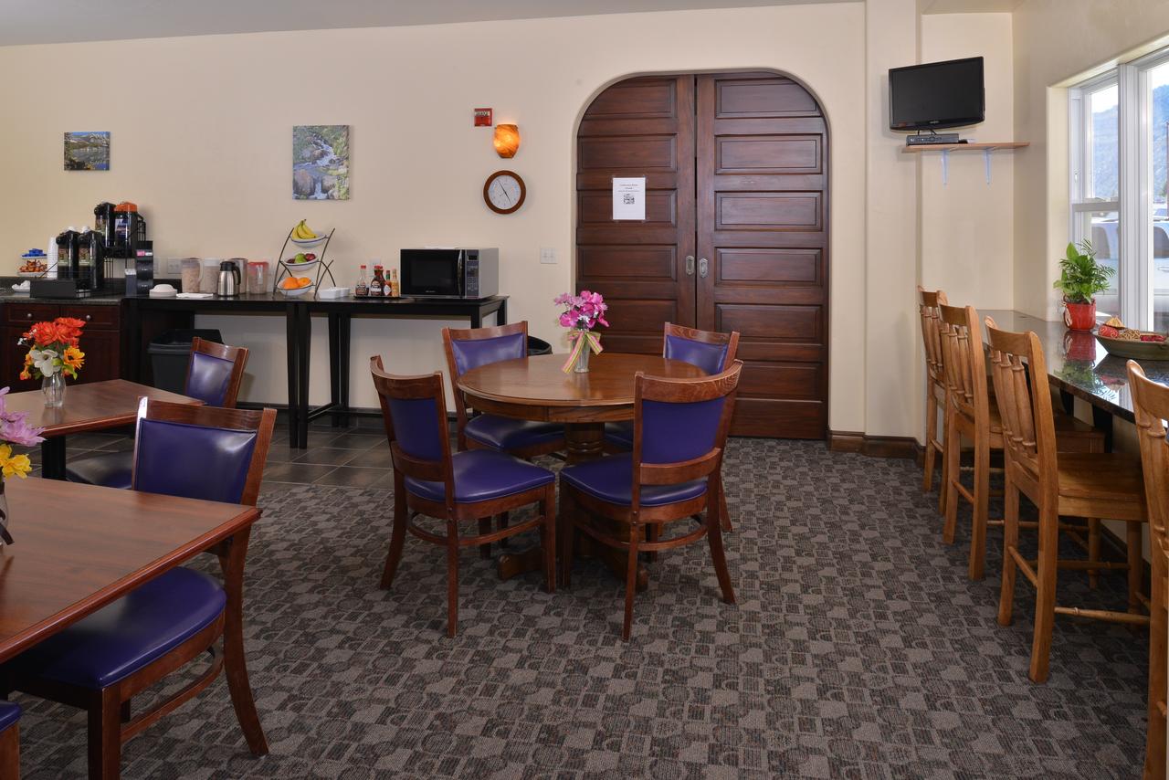 Colorado's Blue Spruce Inn - thumb 12
