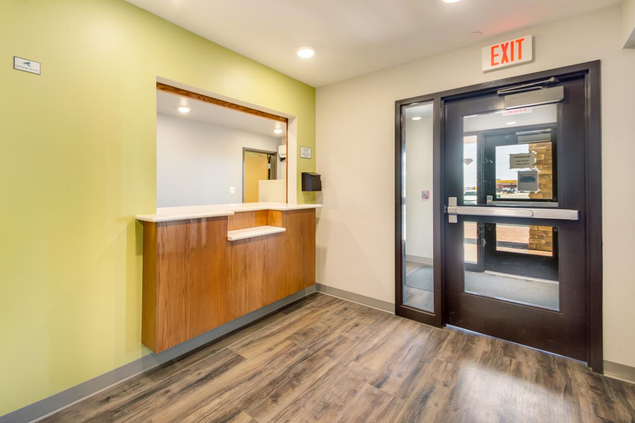 Econo Lodge Burlington - thumb 3